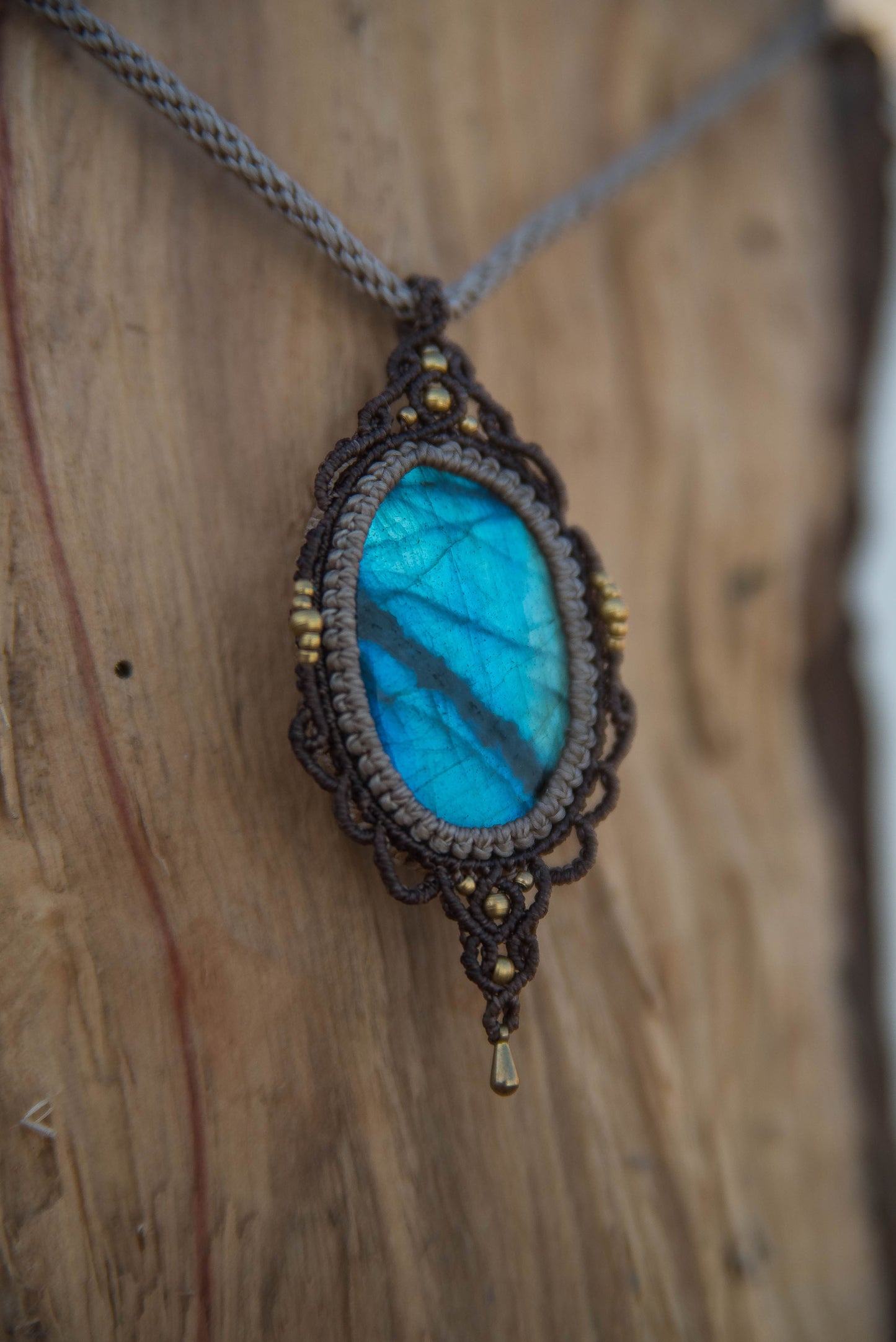 Collar con Labradorita azul