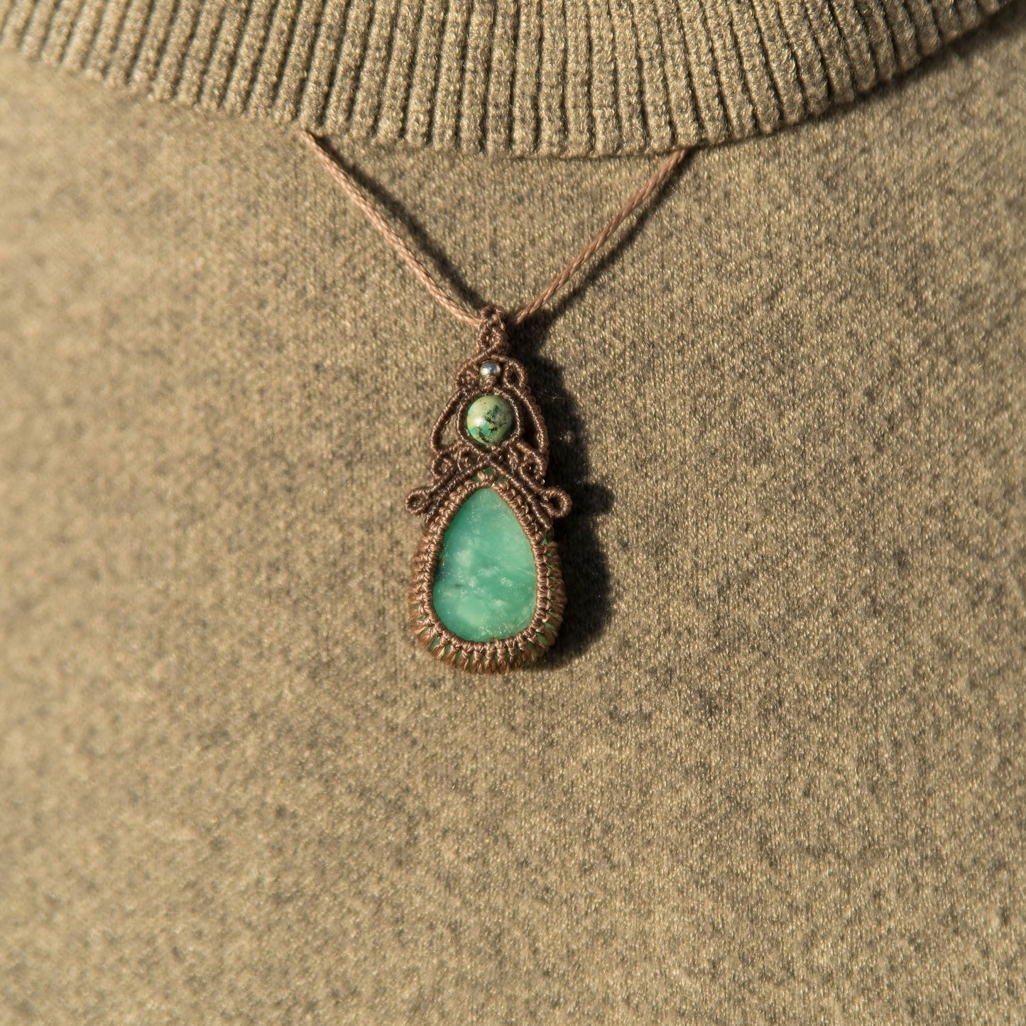Collar Ruh con Crisoprasa y Turquesa Africana