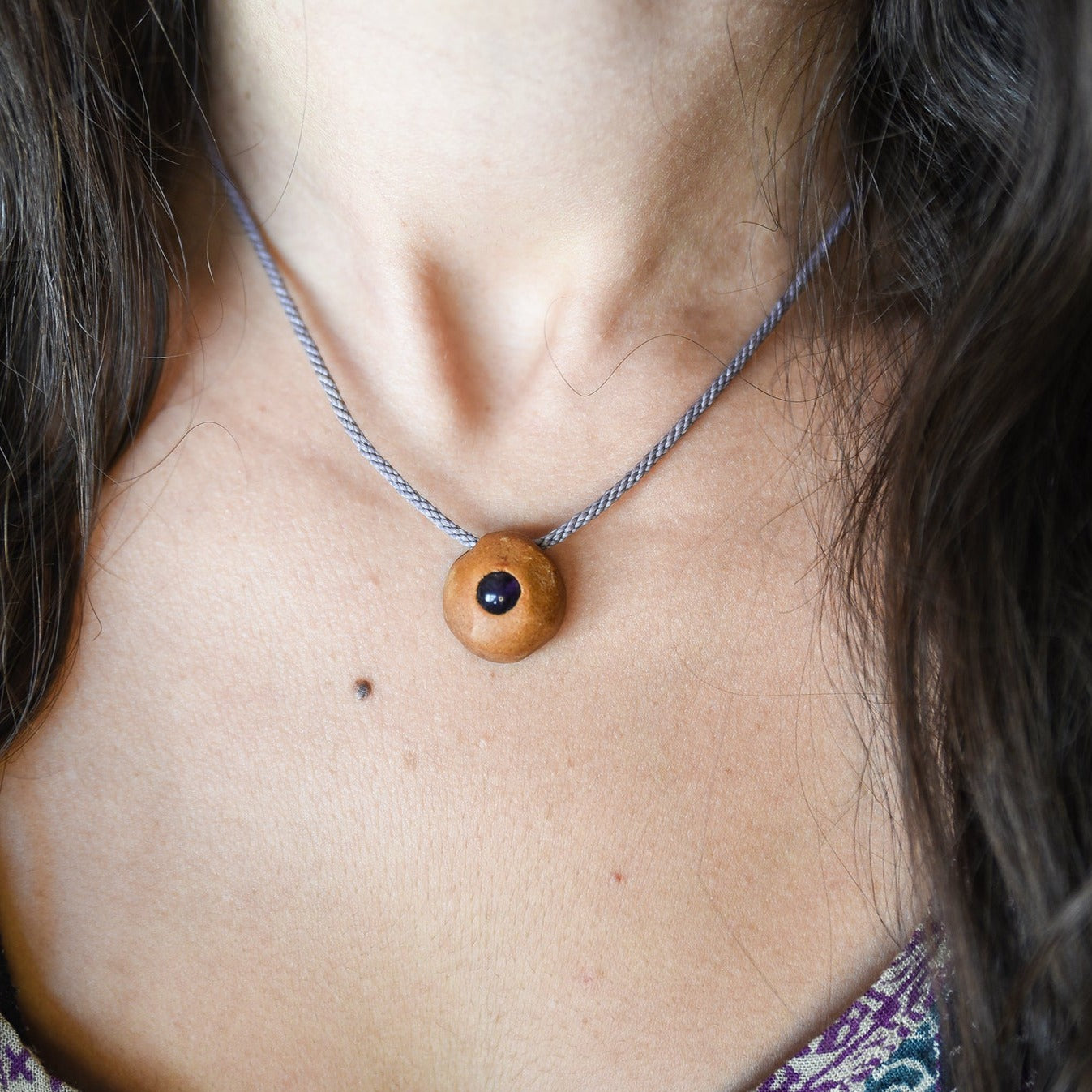 Collar con aguacate y Amatista