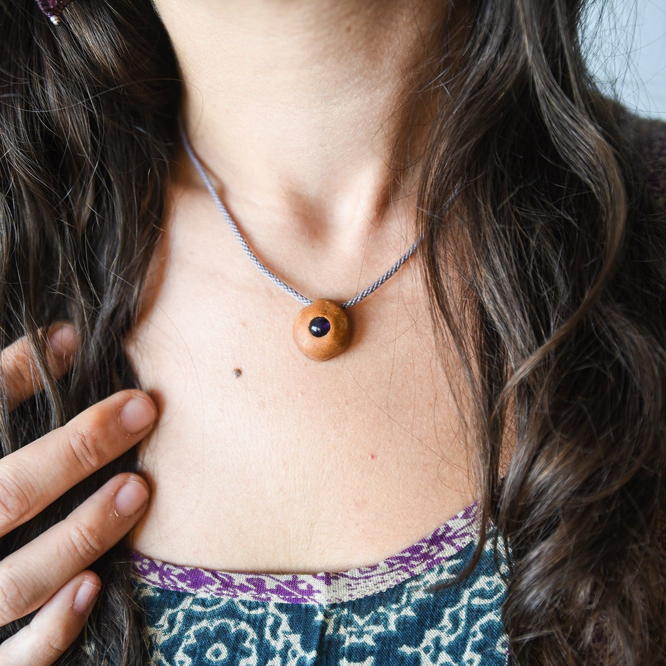 Collar con aguacate y Amatista