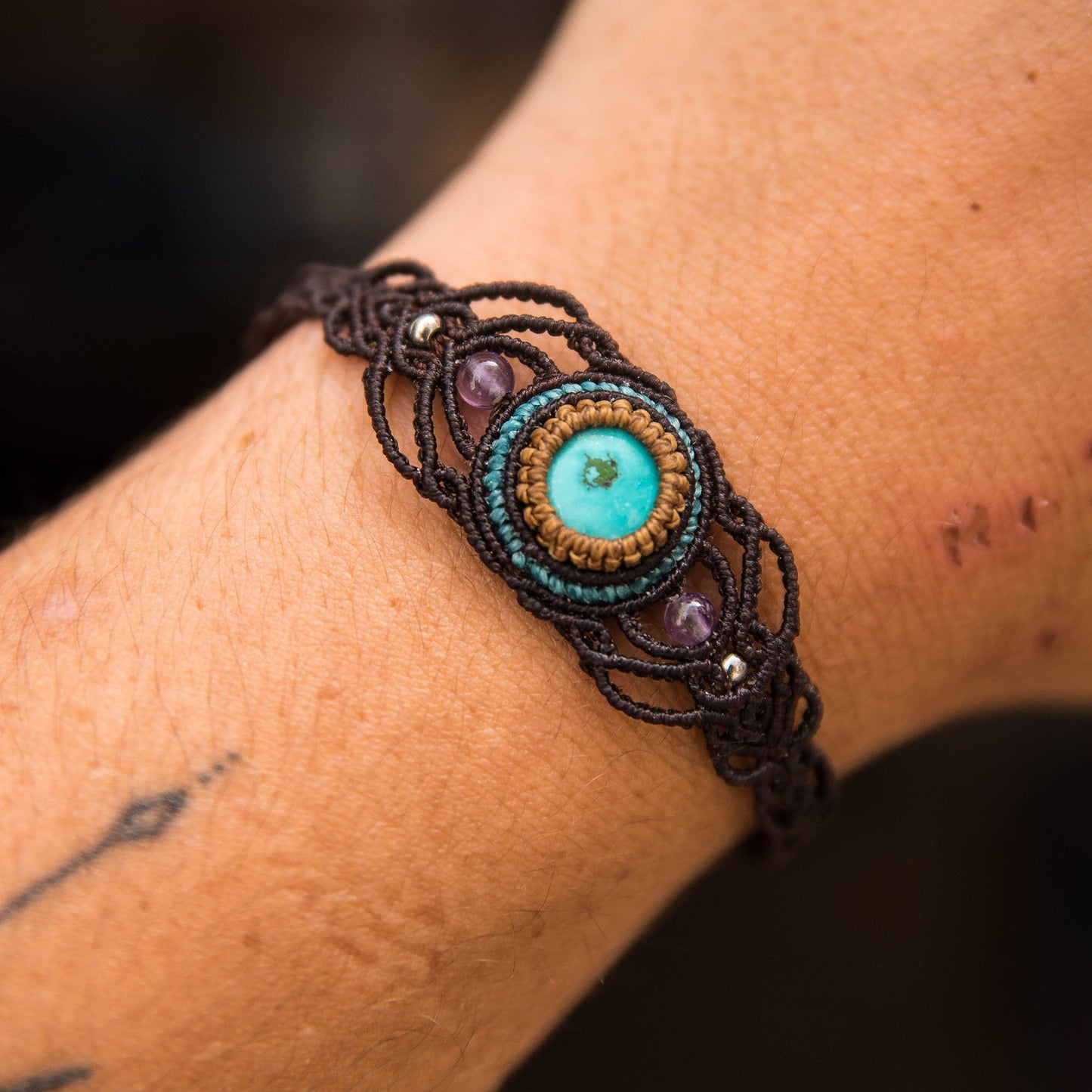 Brazalete con Turquesa Tibetana y Amatistas