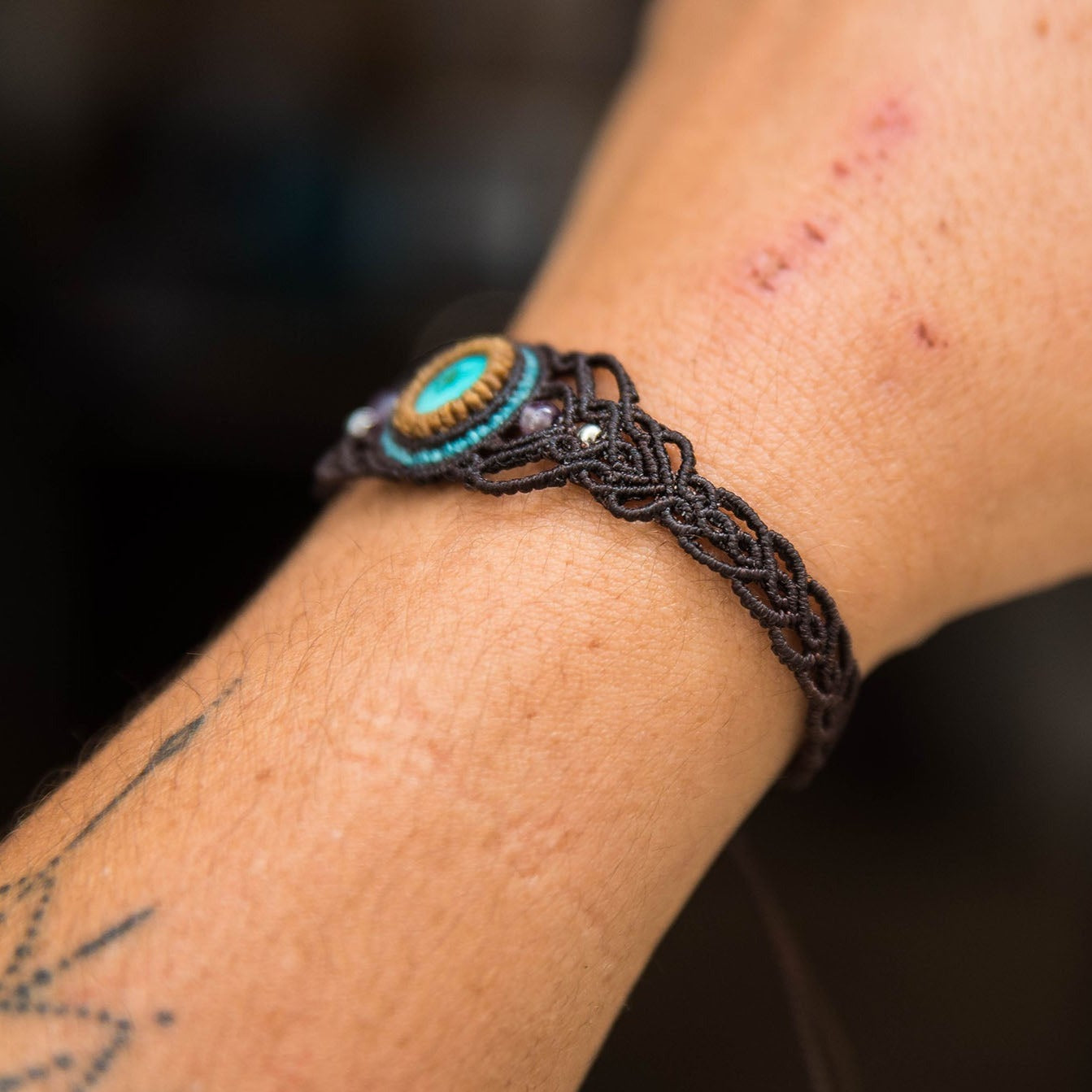 Brazalete con Turquesa Tibetana y Amatistas