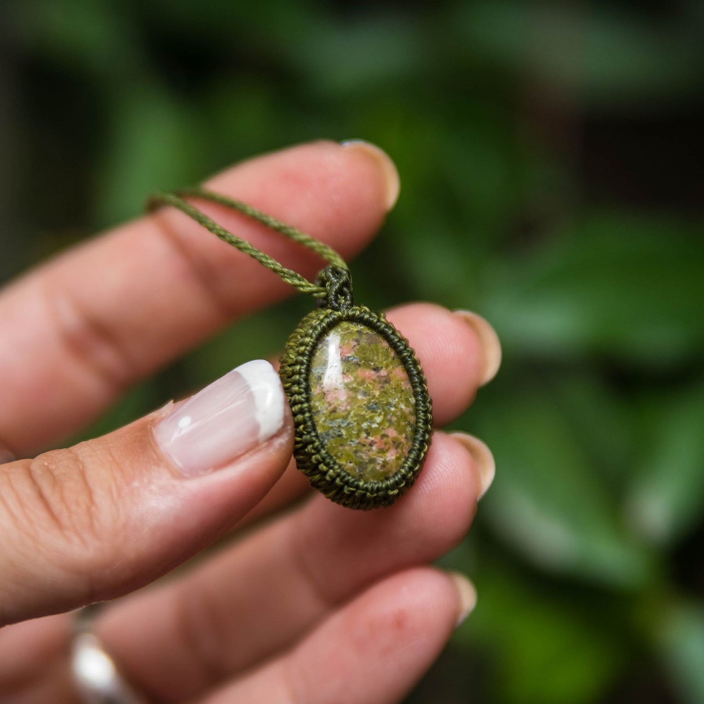 Collares con minerales