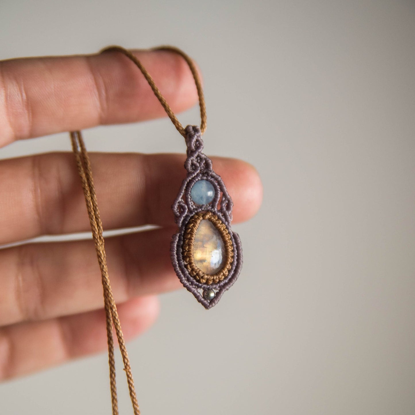 Colgante con Piedra Lunar y Aguamarina