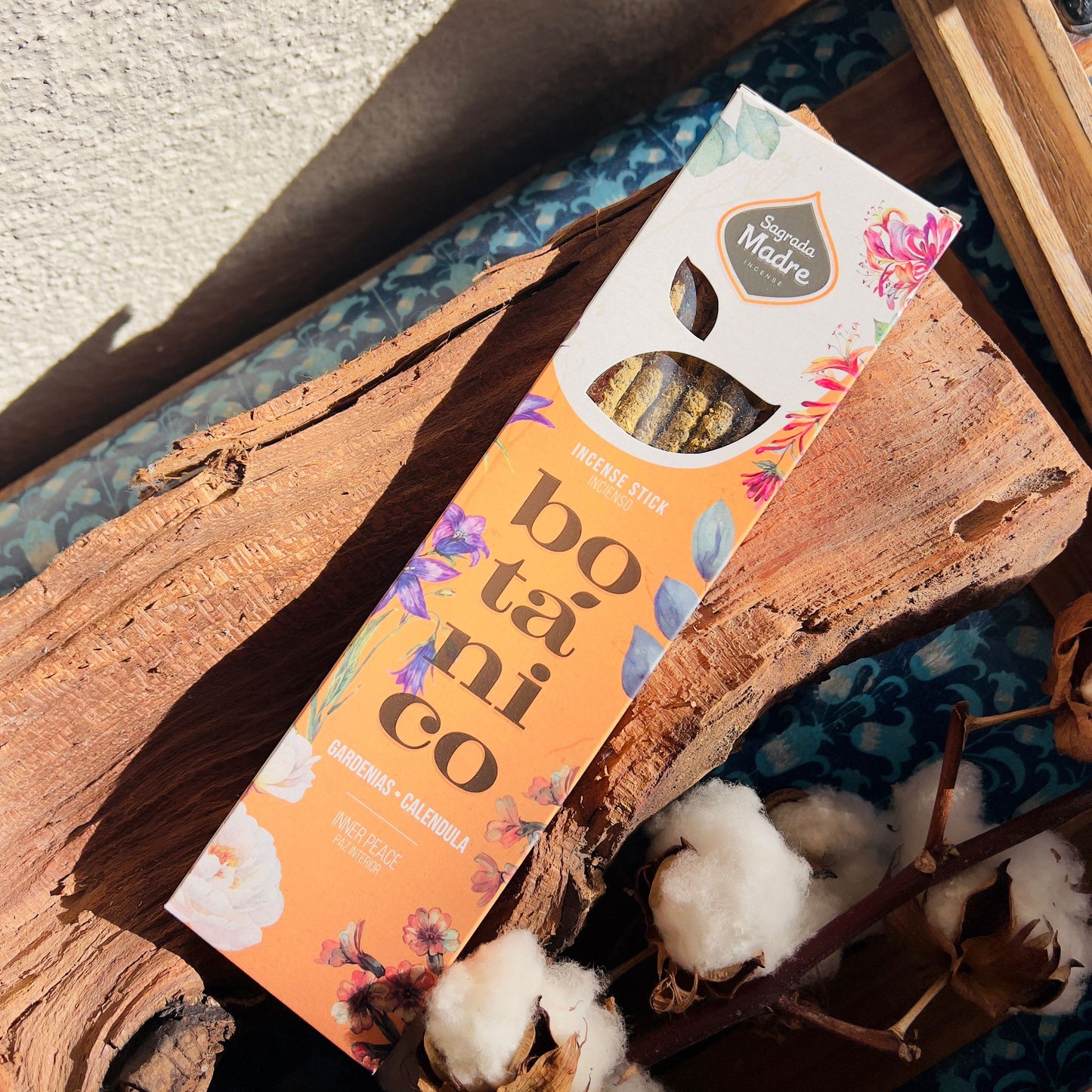 Incienso botánico de gardenias y caléndula