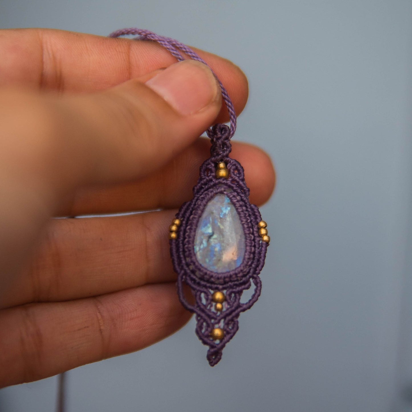 Collar con Piedra Lunar