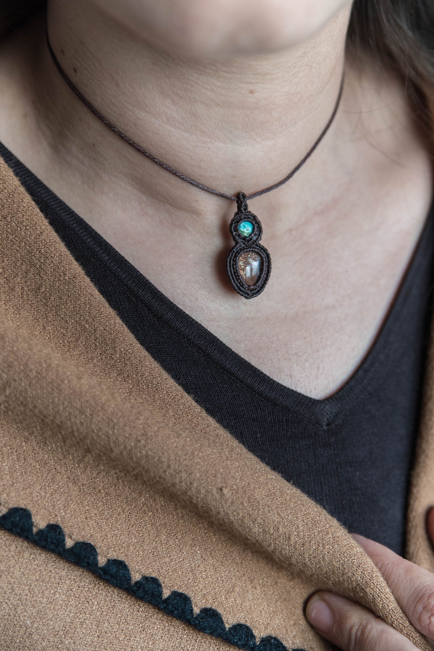 Collar con Piedra Sol y Turquesa Tibetana