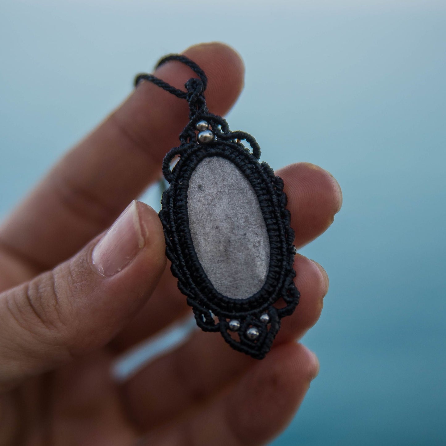Collar con Obsidiana plateada