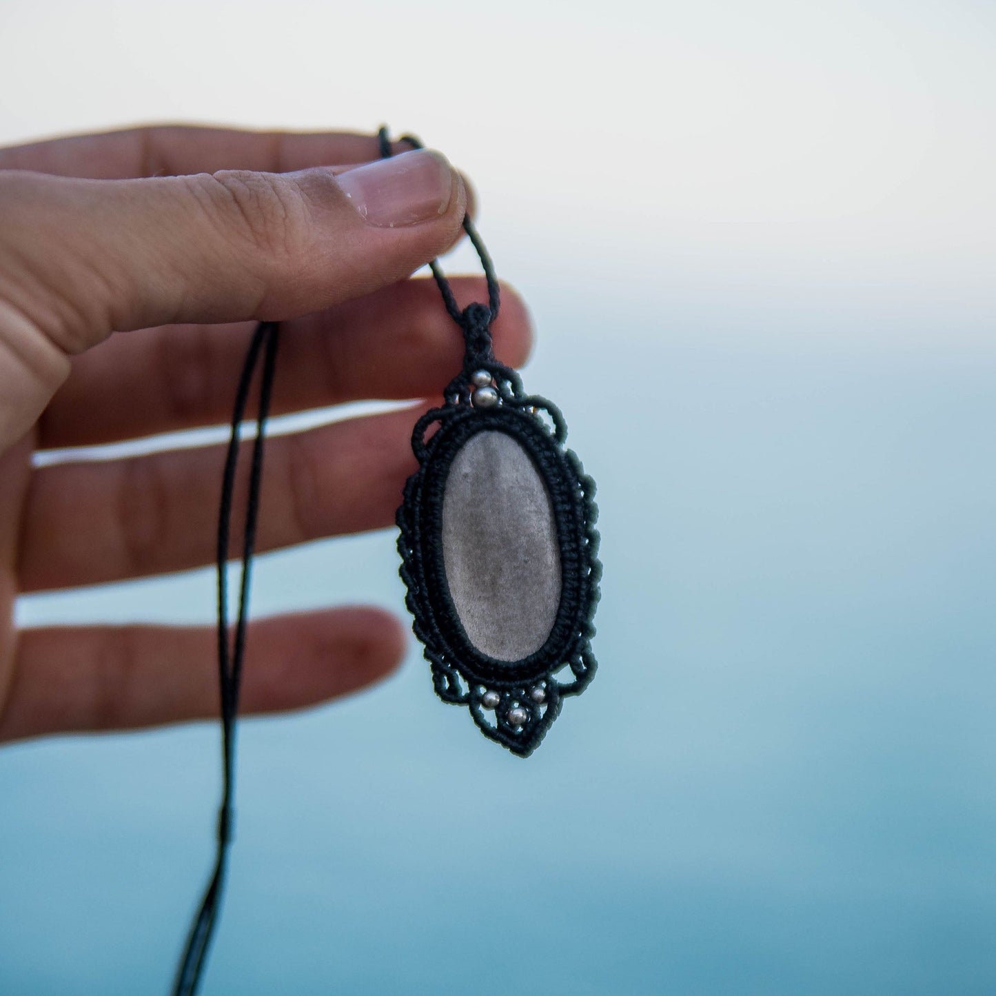 Collar con Obsidiana plateada