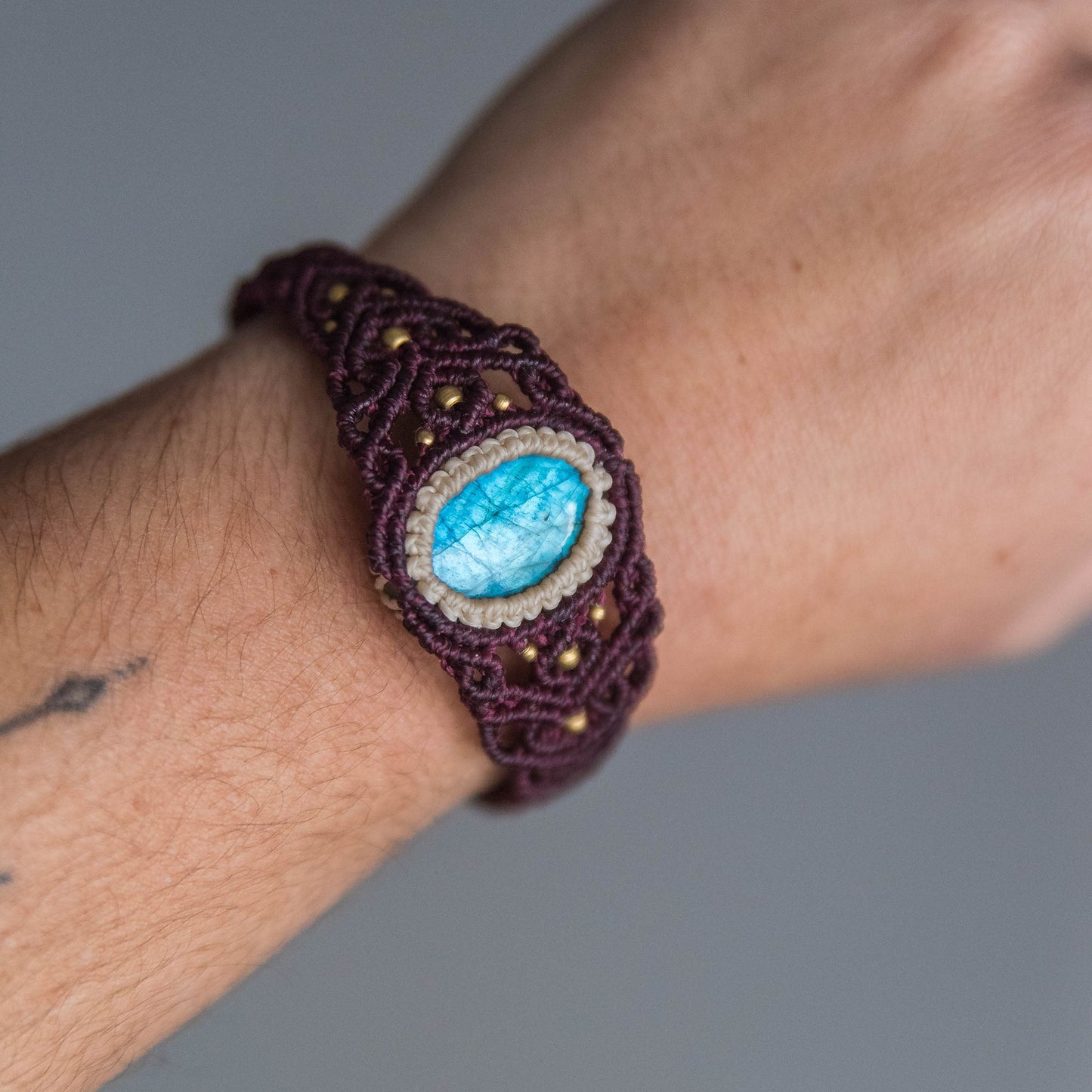 Brazalete Unuk con Labradorita