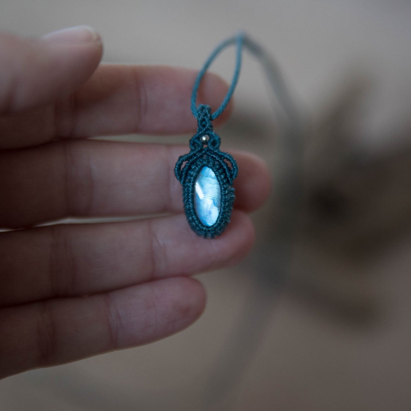 Colgante con Piedra Lunar
