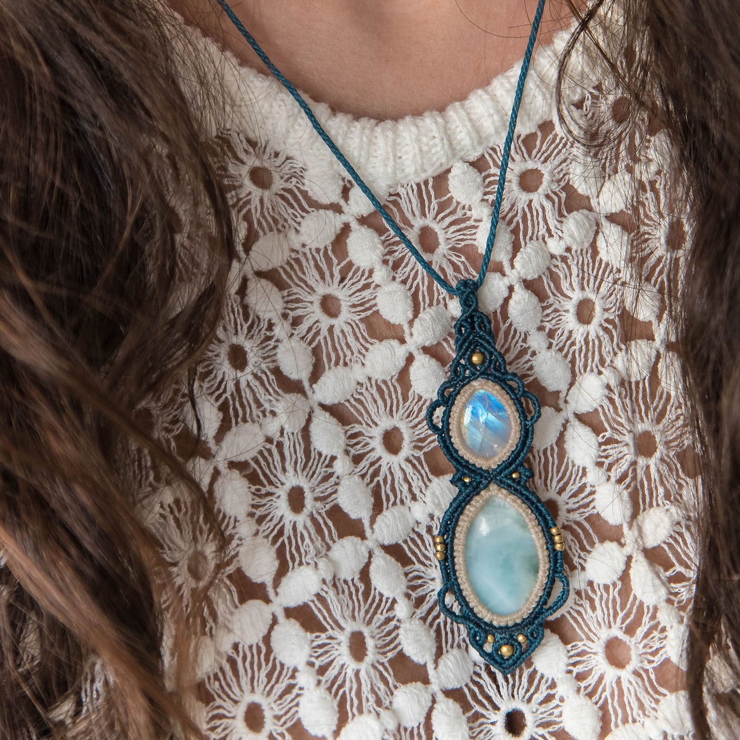 Collar con Larimar y Piedra Lunar Arcoiris