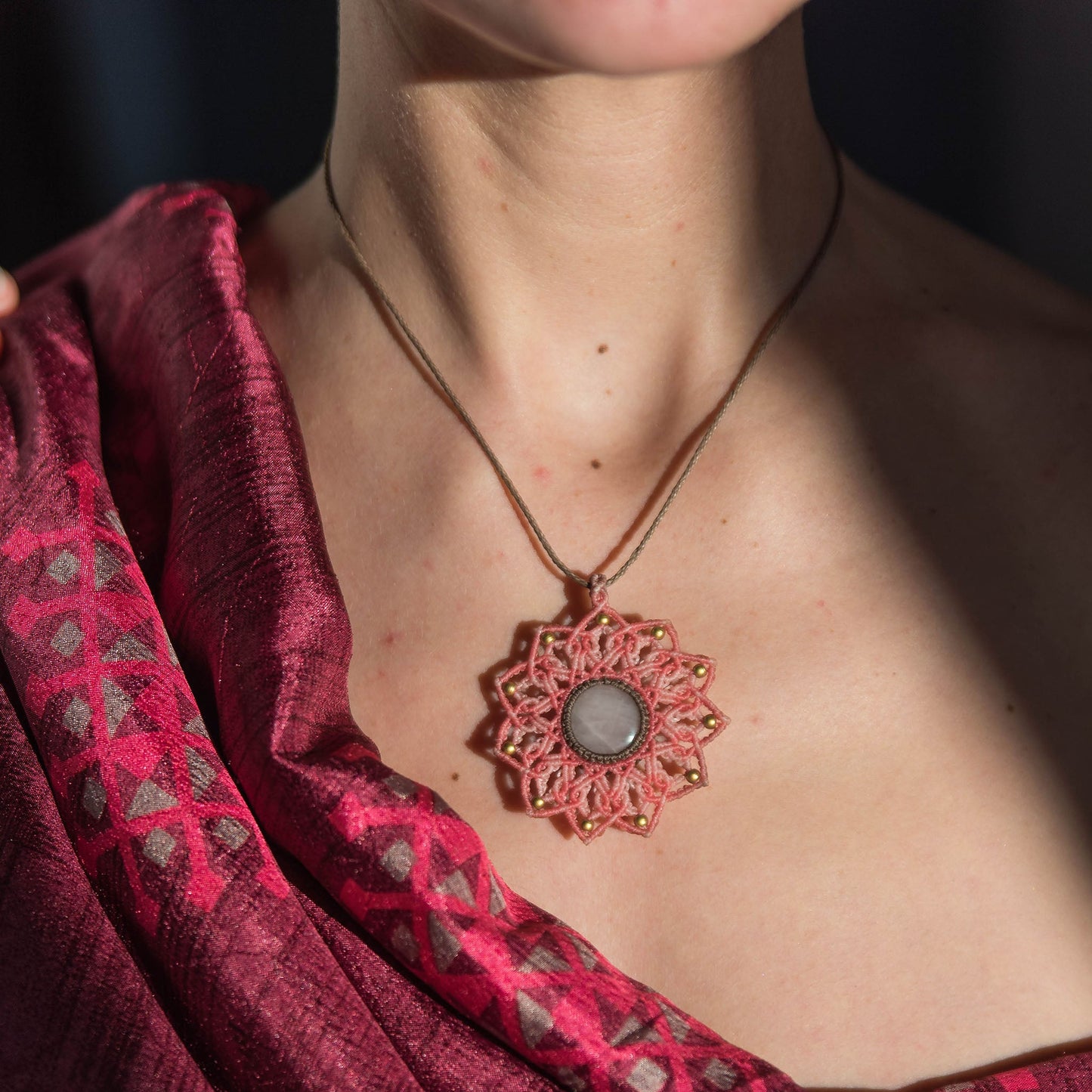 Mandala con Cuarzo Rosa