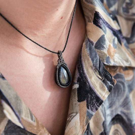Collar con Obsidiana Plateada