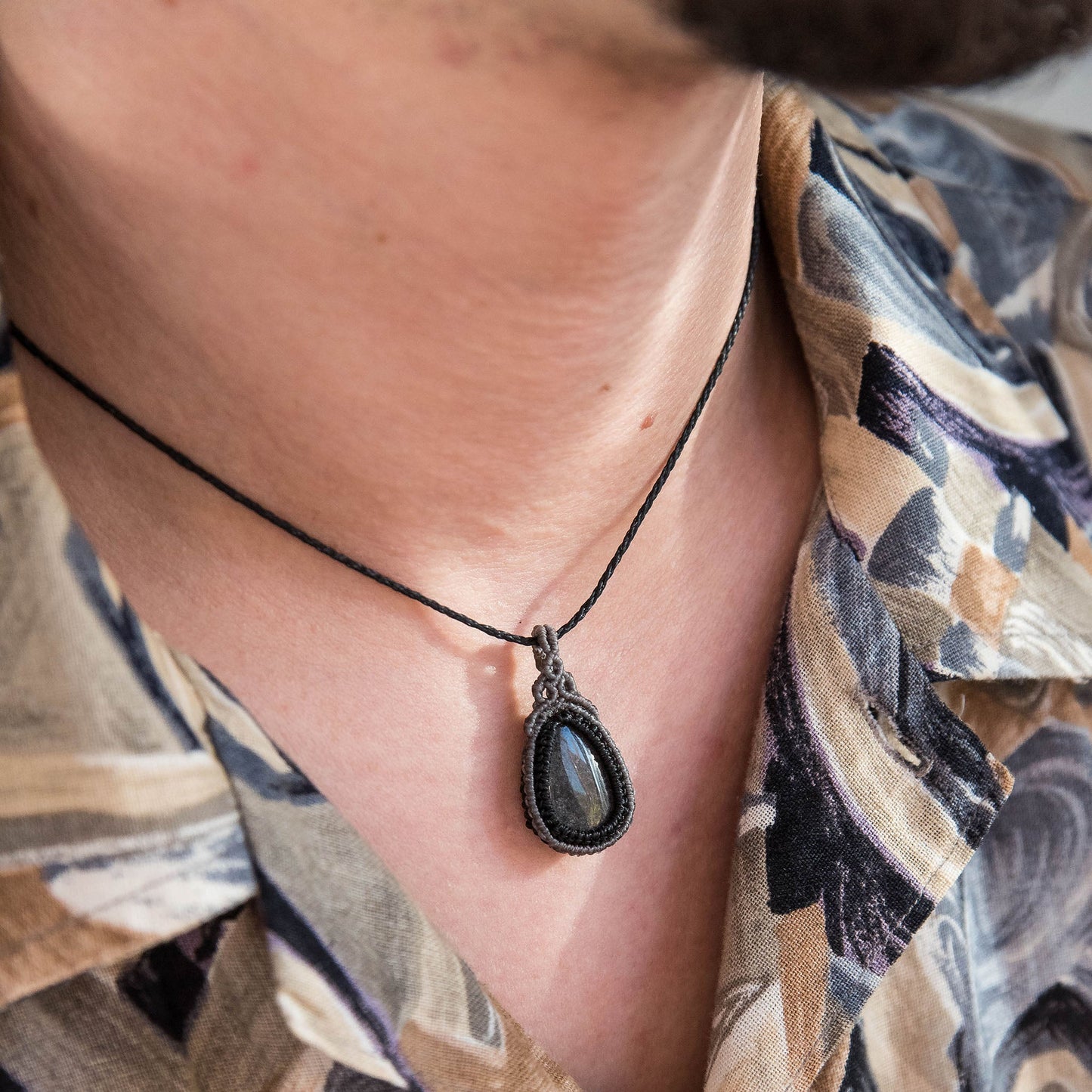 Collar con Obsidiana Plateada