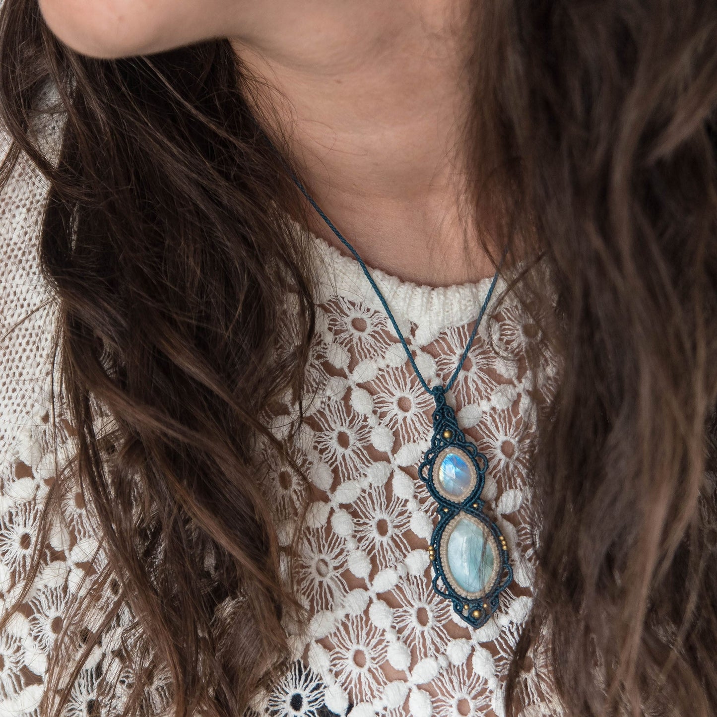 Collar con Larimar y Piedra Lunar Arcoiris