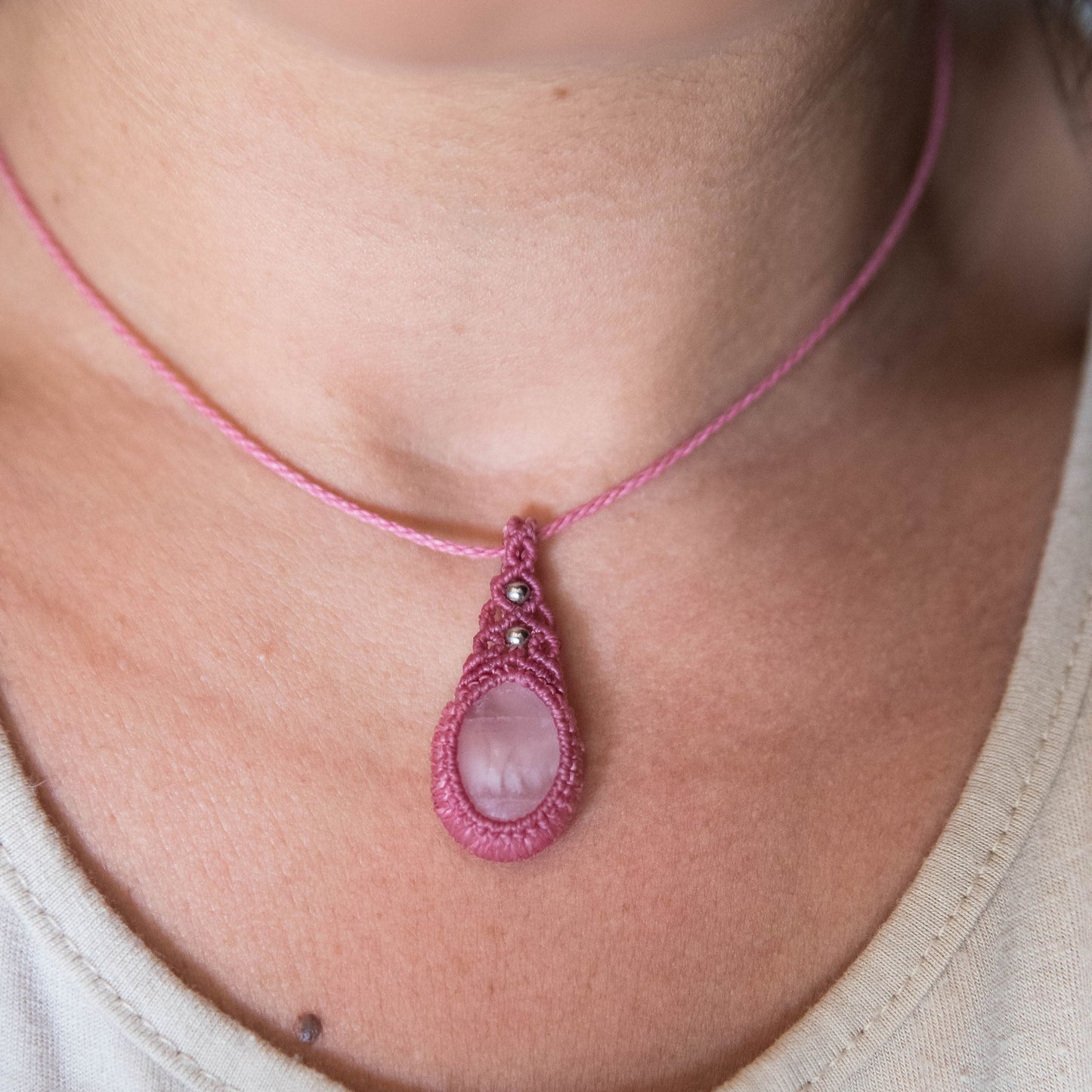 Collar con Cuarzo Rosa