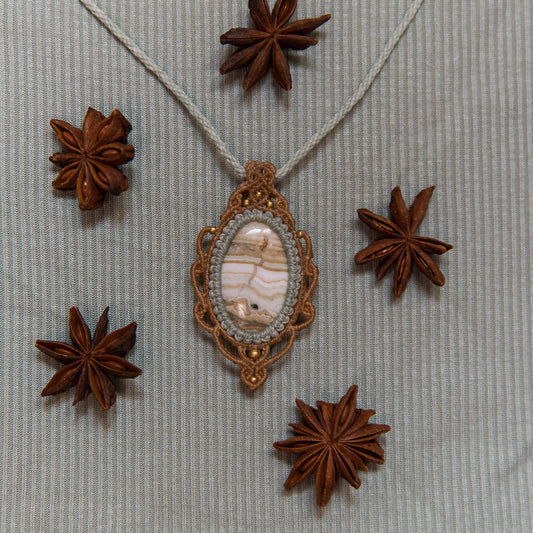 Collar con Jaspe Saturno