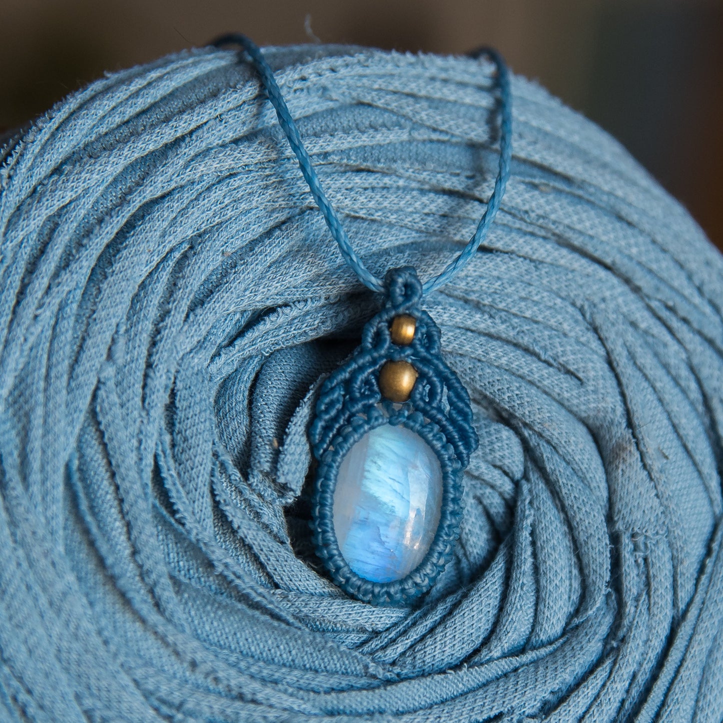 Collar con Piedra Lunar