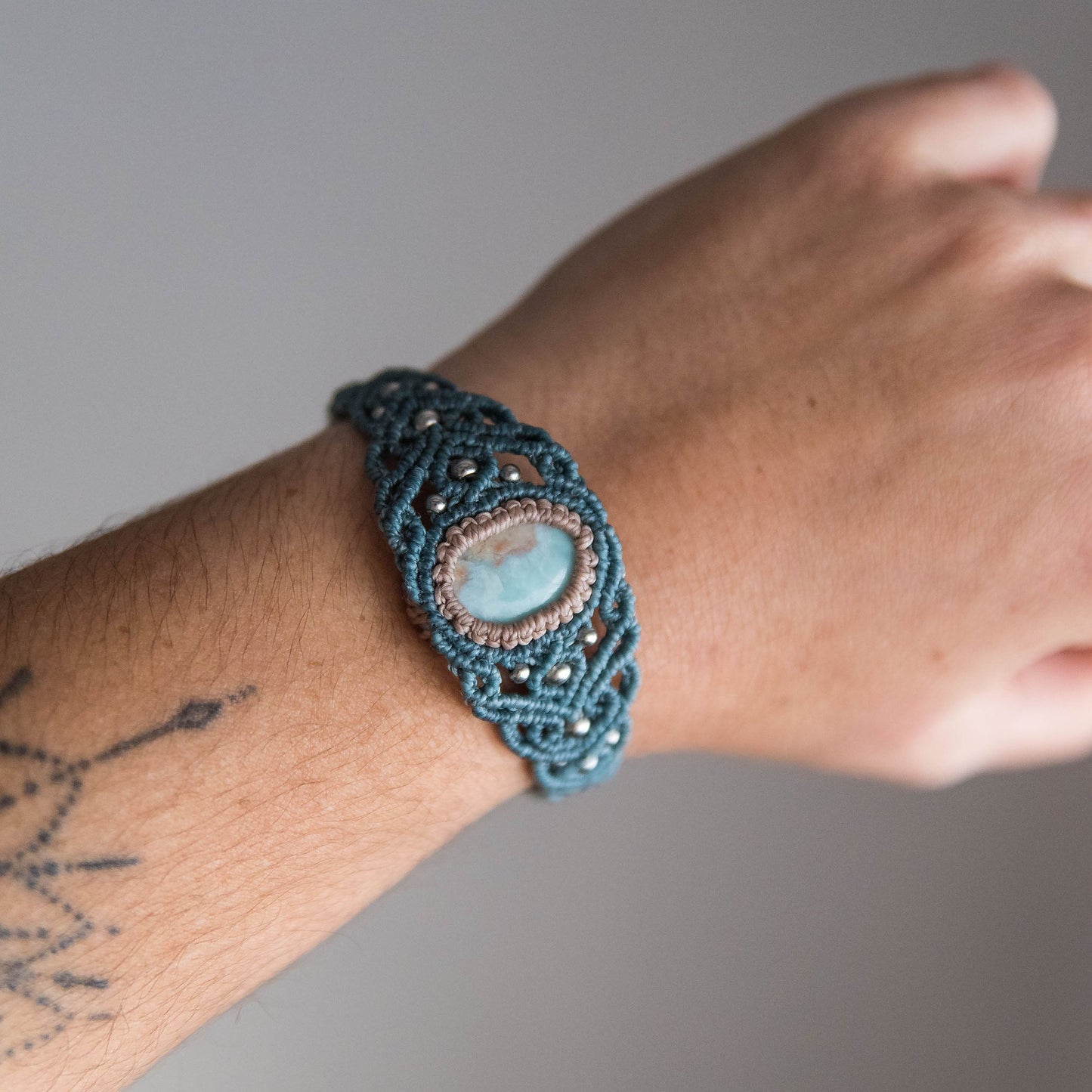 Brazalete Unuk con Larimar