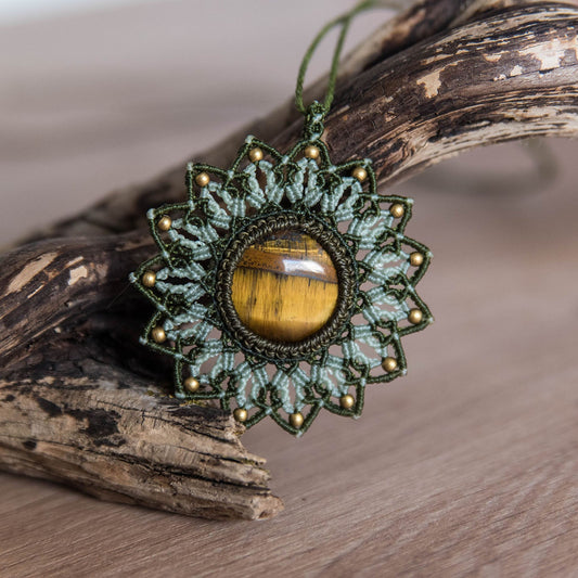 Collar Mandala con Ojo de Tigre