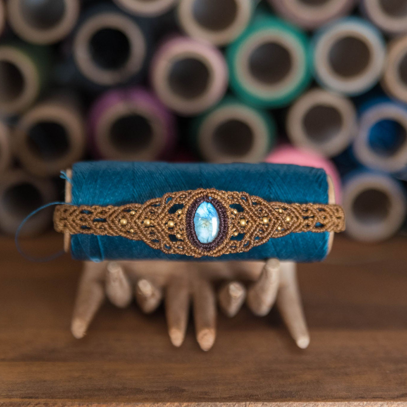 Brazalete Unuk con Piedra Lunar