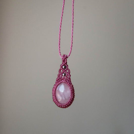 Collar con Cuarzo Rosa