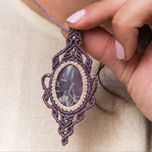 Collar con Lepidolita